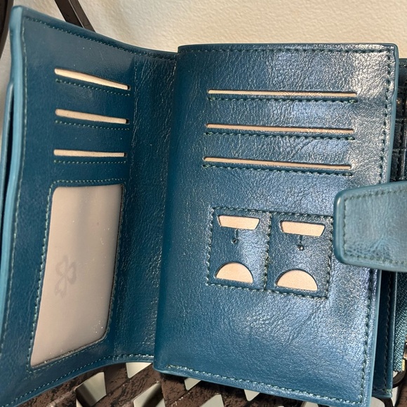 RFID Leather Wallet - Picture 2 of 10